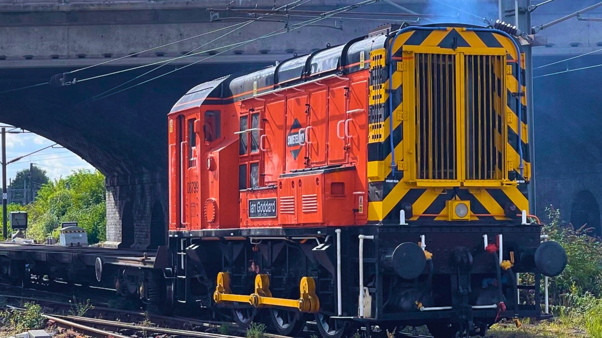 Blue And White Modern Business Project Presentation (18)