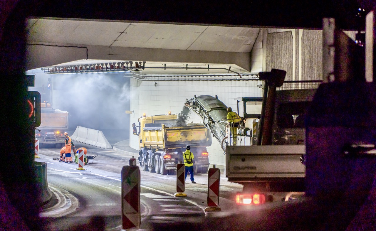 Praha 5 – Zlíchovský tunel, oprava vozovky - Road and bridge construction