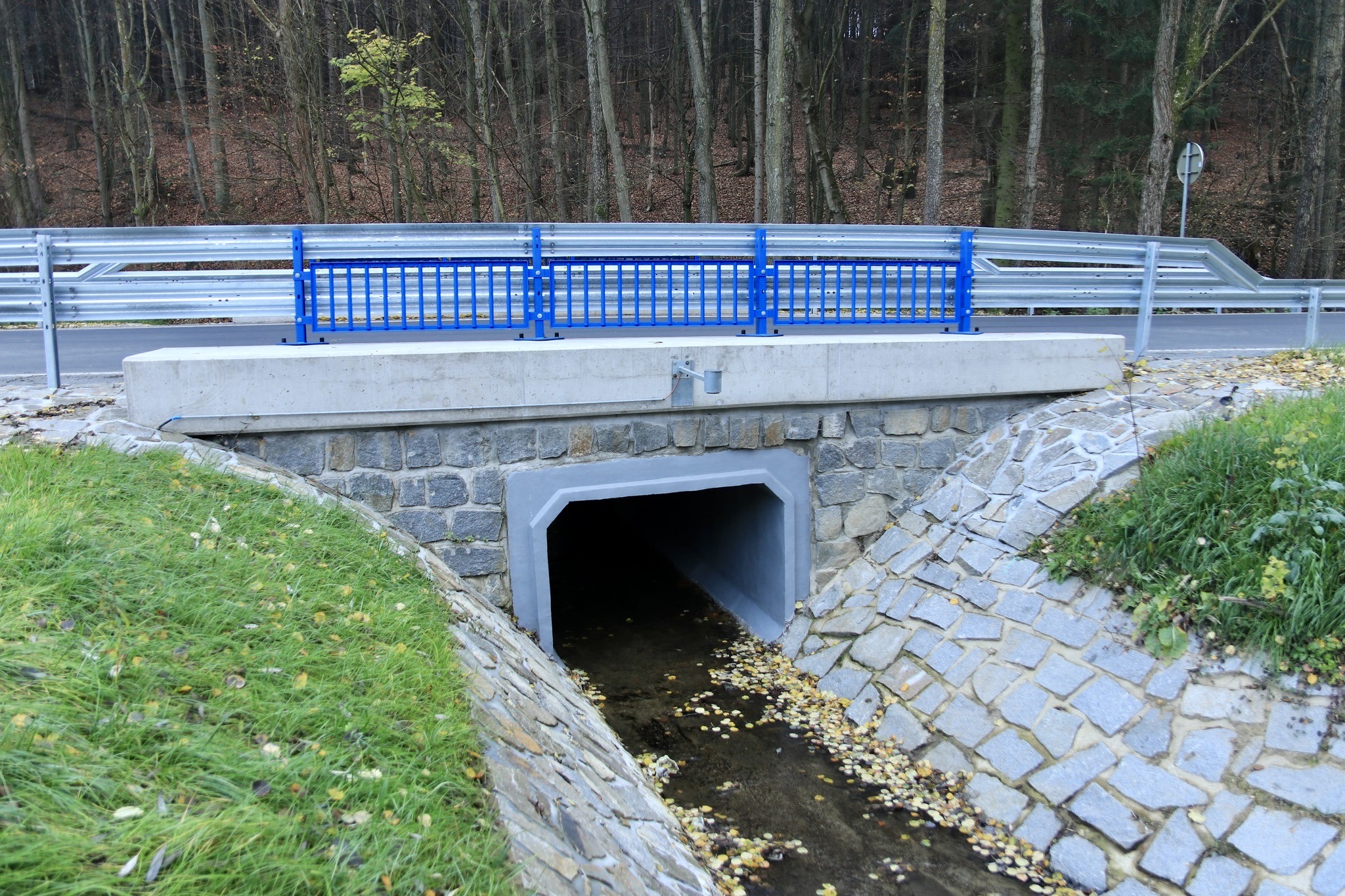 Silnice III/37365 a III/37367 – rekonstrukce úseku Křtiny–Březina - Road and bridge construction