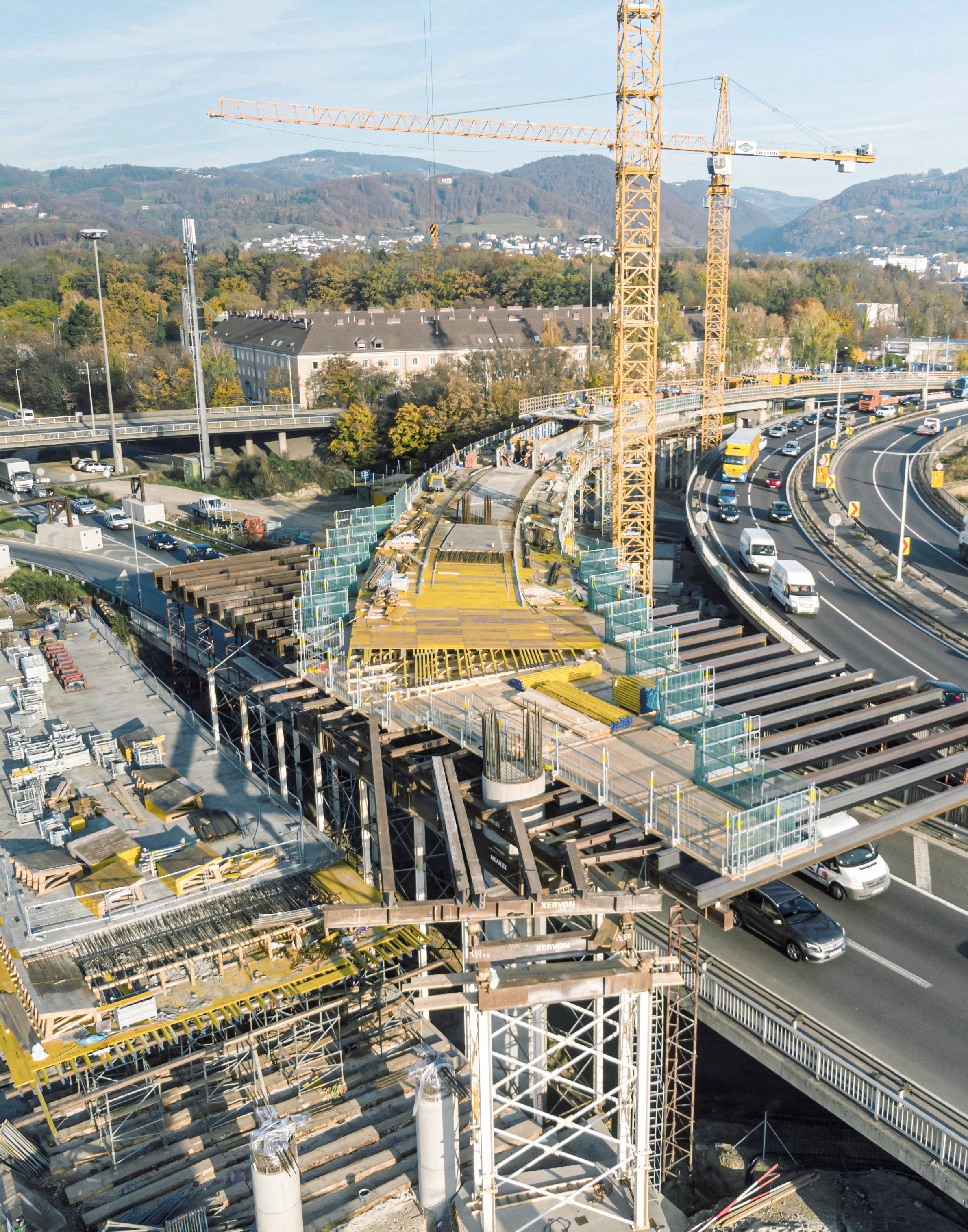 Mehr über Referenzprojekte im persönlichen Gespräch - Road and bridge construction