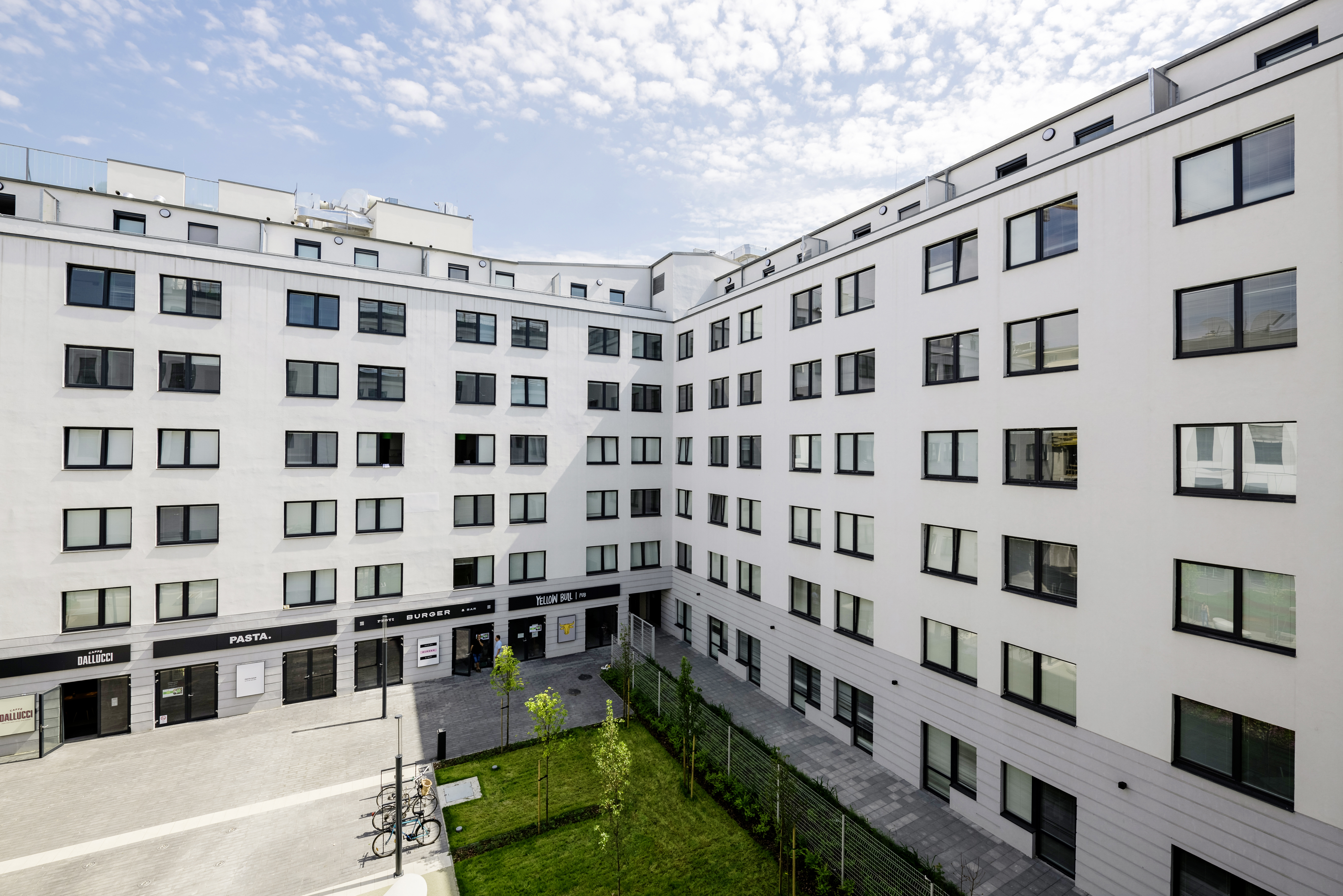 Milestone, Budapest - Building construction