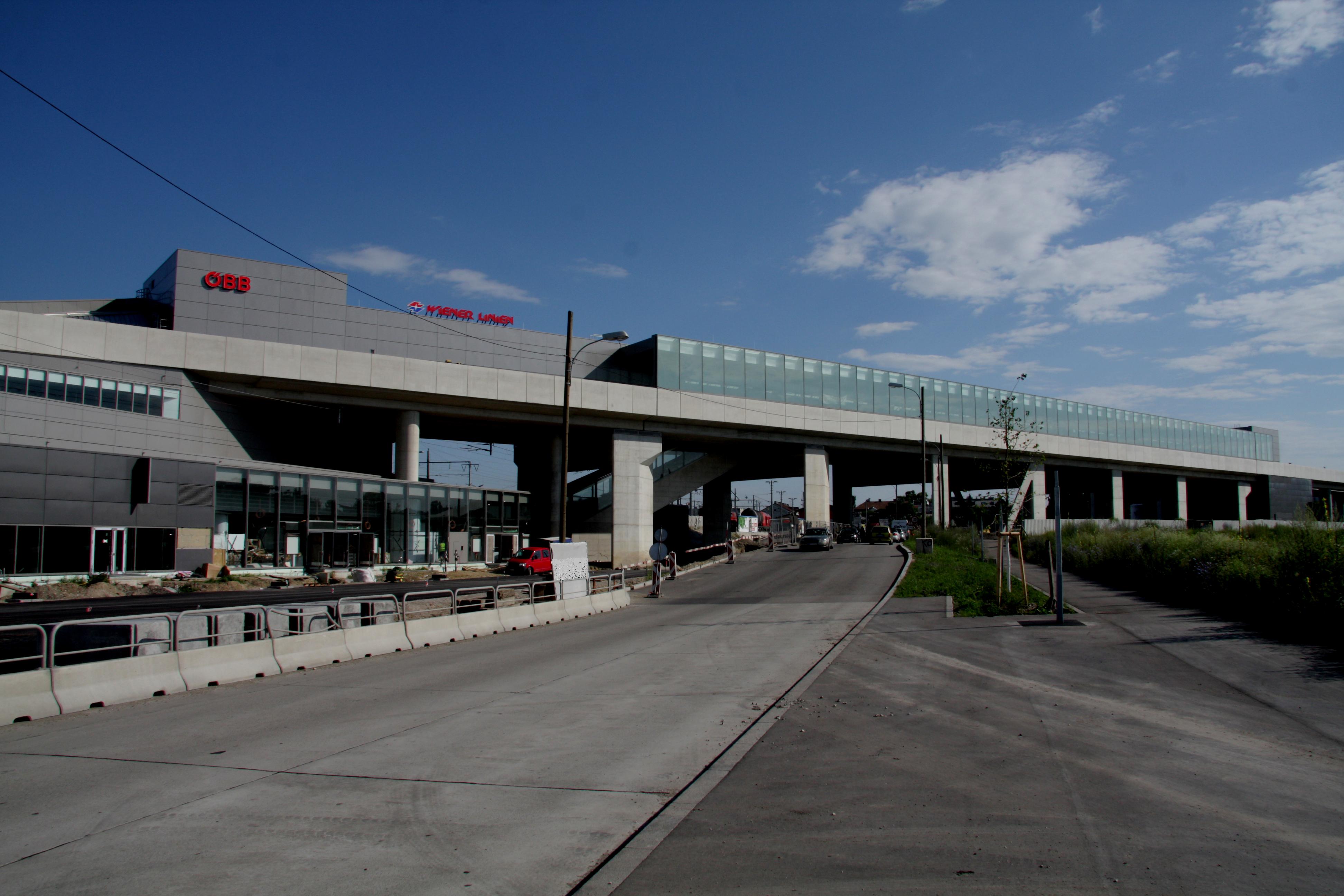 Wiener U-Bahnlinie 2, Baulos 8 - Stadlau - Road and bridge construction