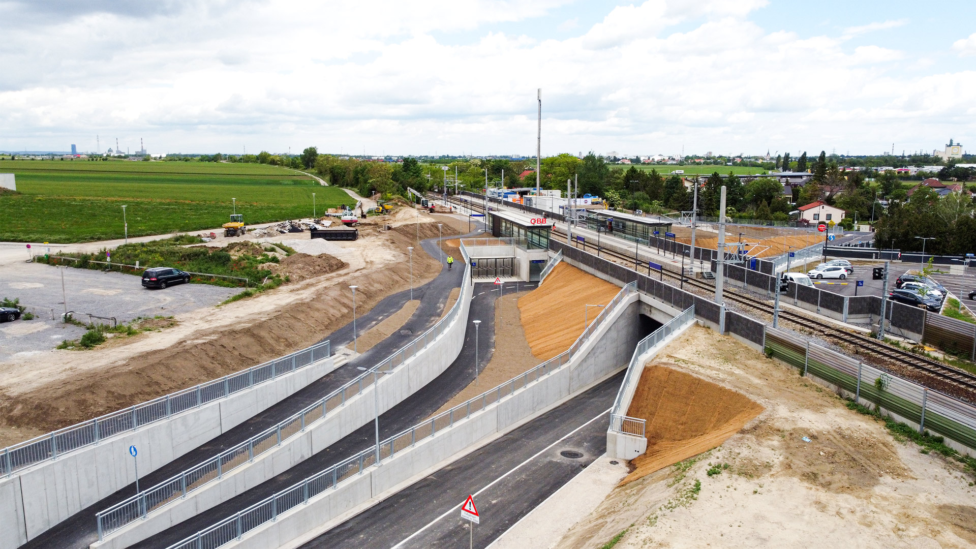 Busbahnhof Unterführung, Lanzendorf - Civil engineering