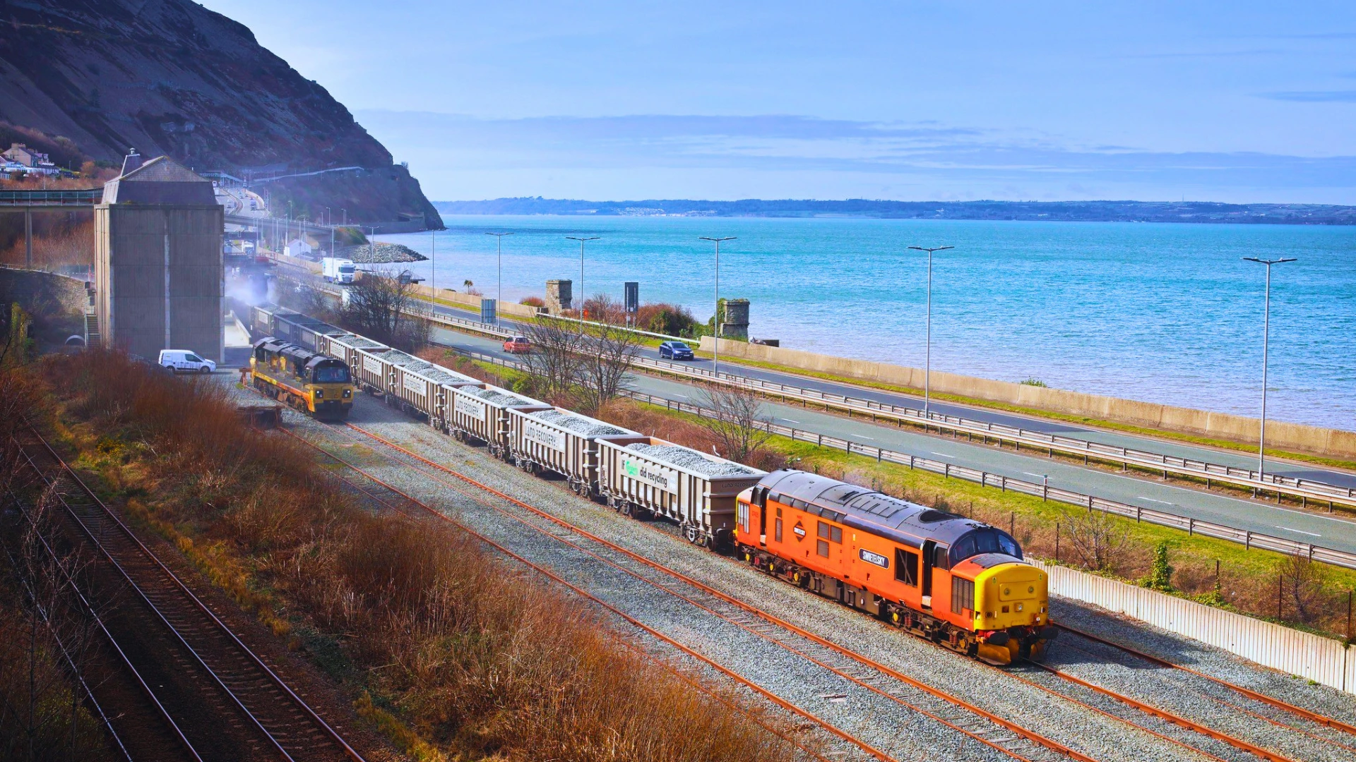 Blue And White Modern Business Project Presentation (11)