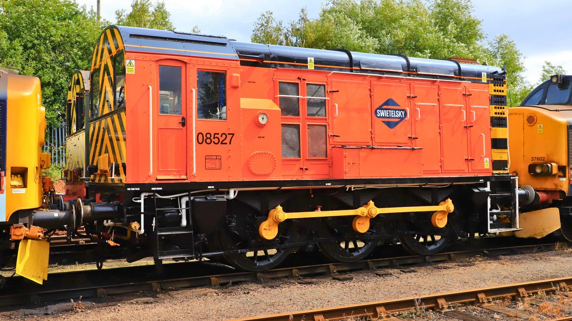 Blue And White Modern Business Project Presentation (19)