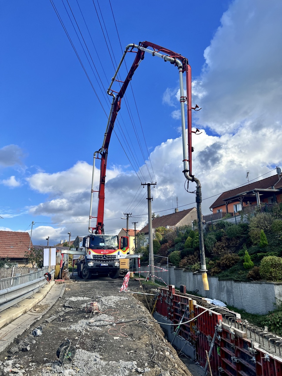 Silnice III/00711, Makotřasy – bezpečnostní opatření - Road and bridge construction