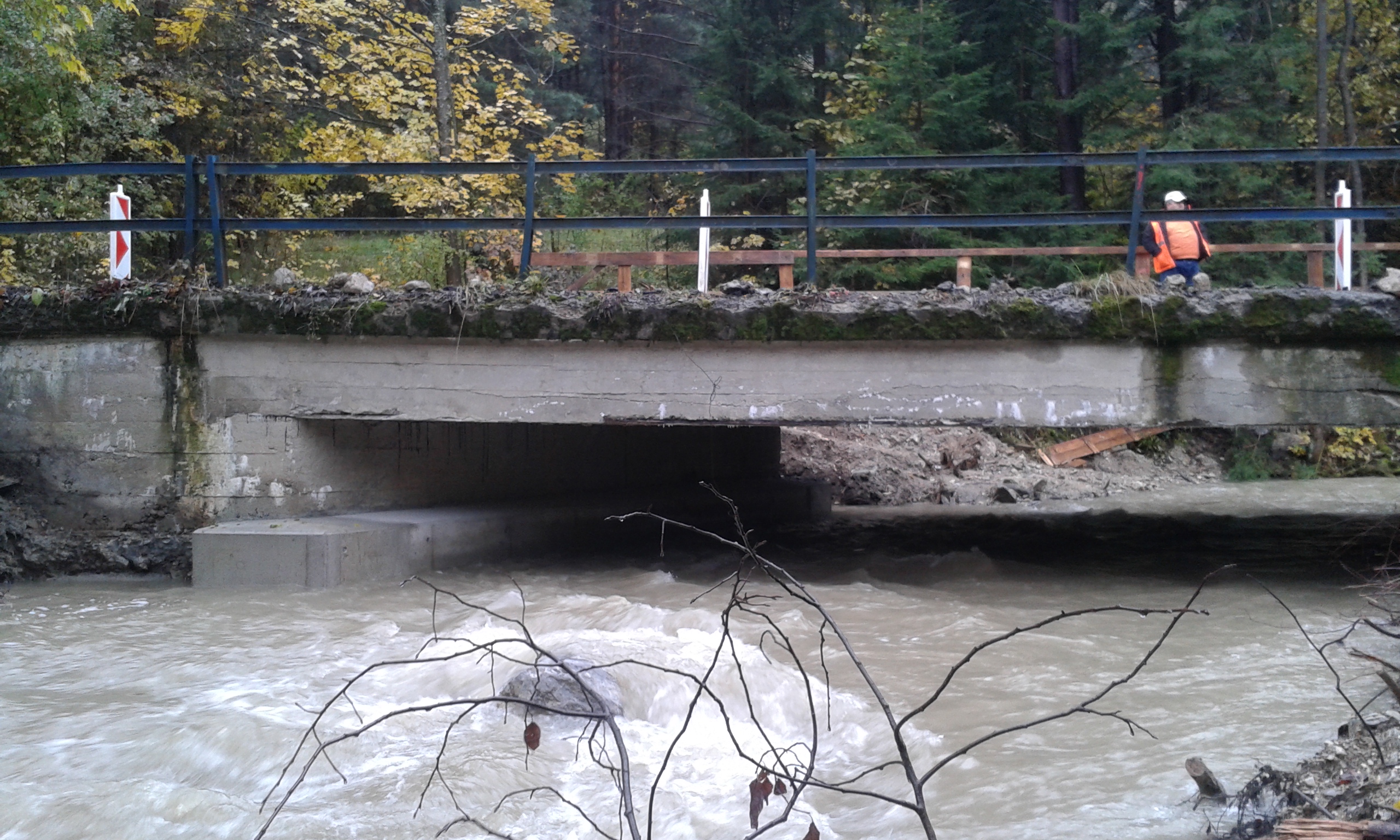 Rekonštrukcia mostného objektu č. 51819-008 v extraviláne obce Kláštor pod Znievom - Road and bridge construction