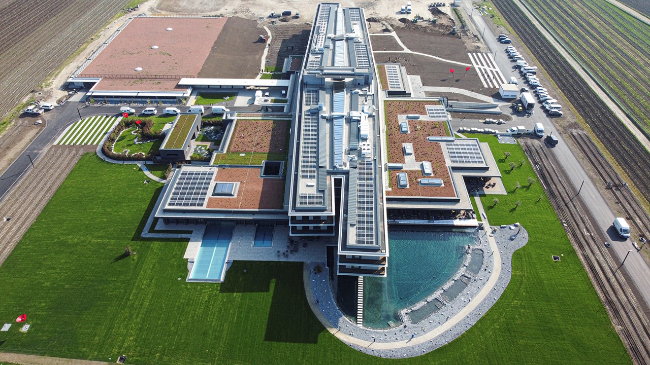 “THE RESORT” BY SCHEIBLHOFER, Andau, Austria 1 “THE RESORT” BY SCHEIBLHOFER, Andau, Austria 1