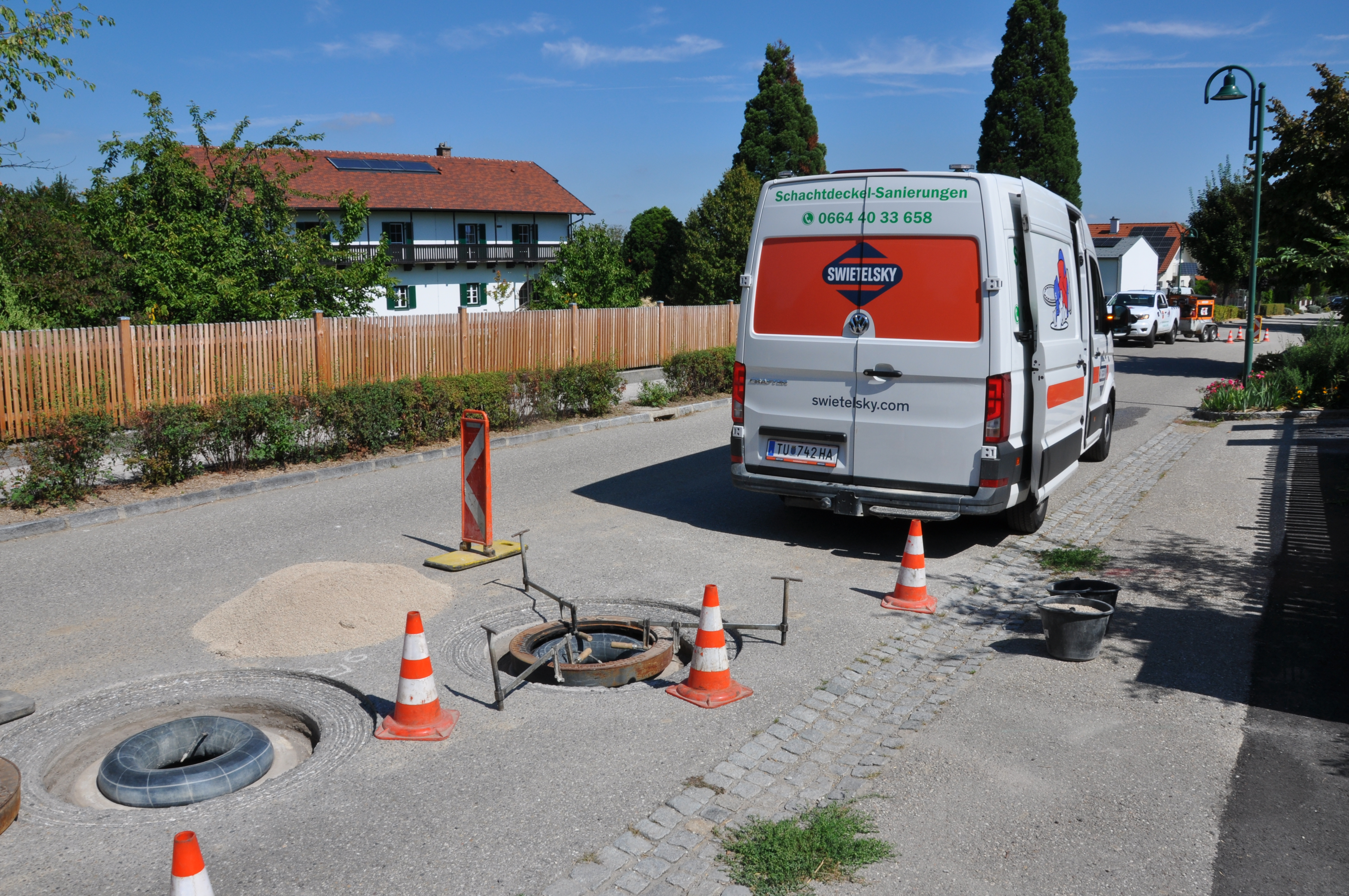 Schachtdeckel sanieren, heben und angleichen - Specialty competency