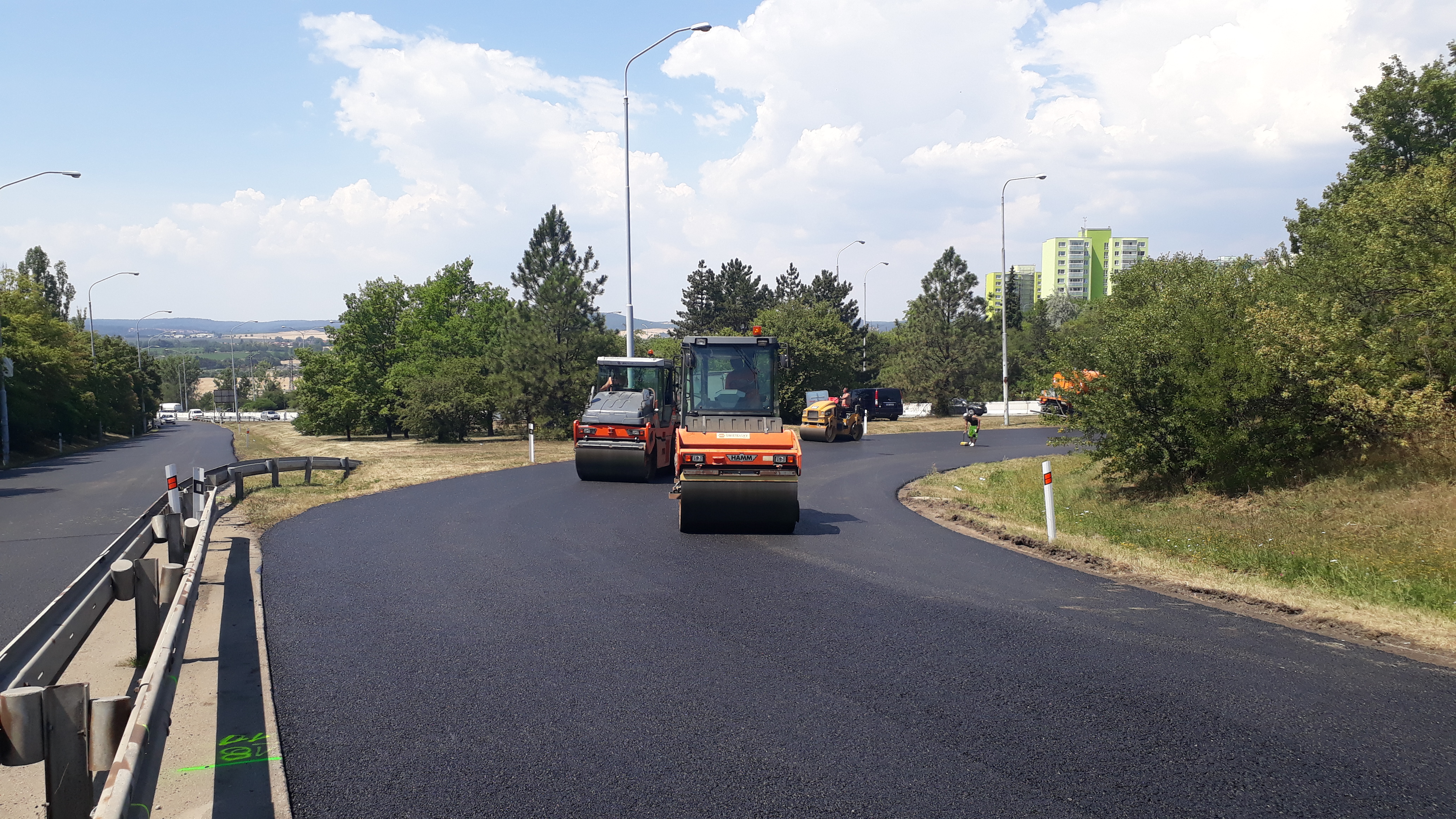  Brno – oprava krytu vozovky, MÚK Bítešská - Road and bridge construction