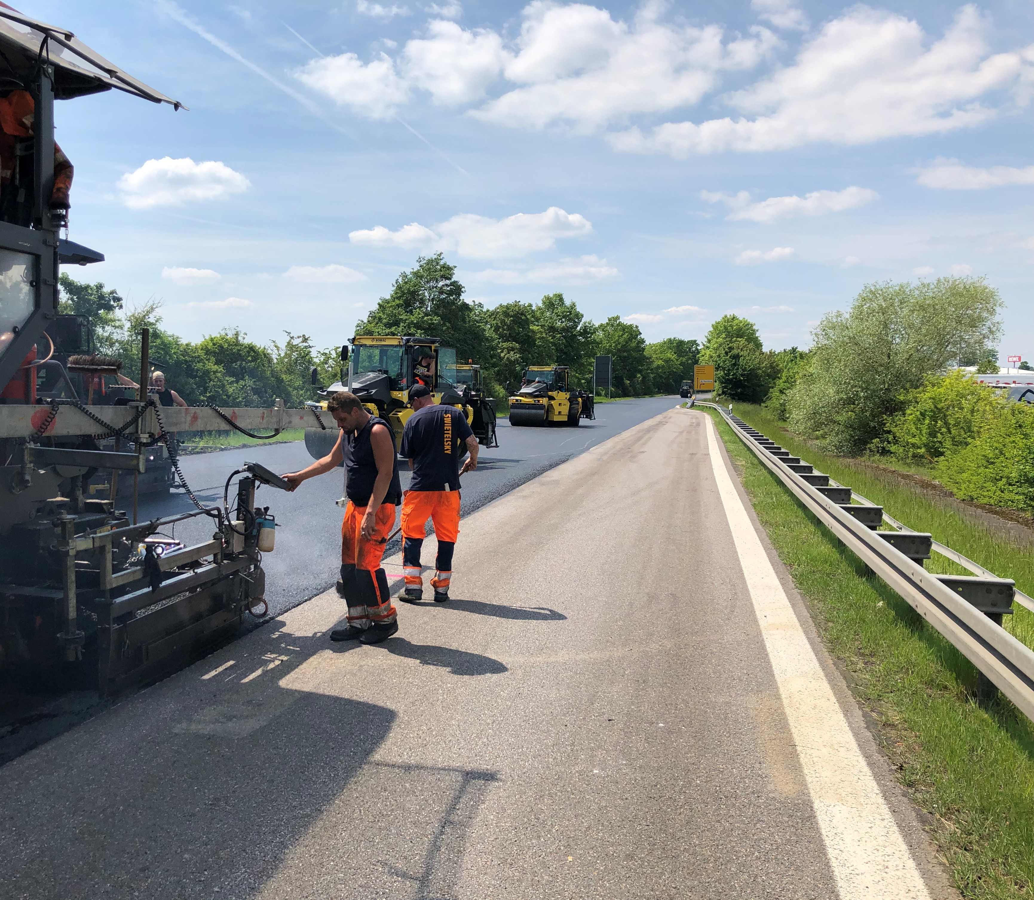 B16, Erneuerung der Fahrbahn - St. Bauamt Ingolstadt - Road and bridge construction