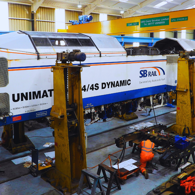 Blue And White Modern Business Project Presentation (12)