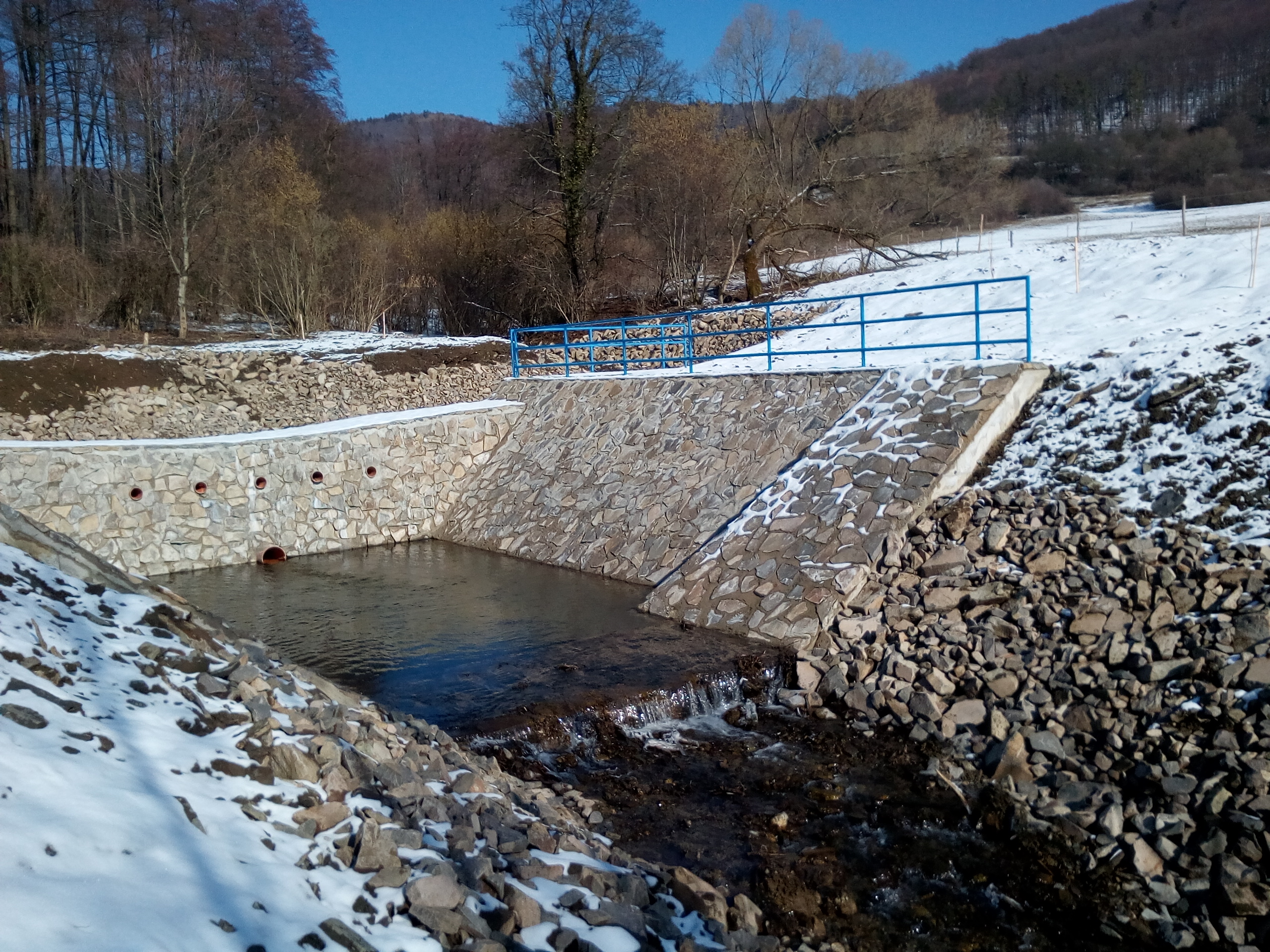 Opatrenie na prítokoch Handlovky – potok Horeňovo - Civil engineering