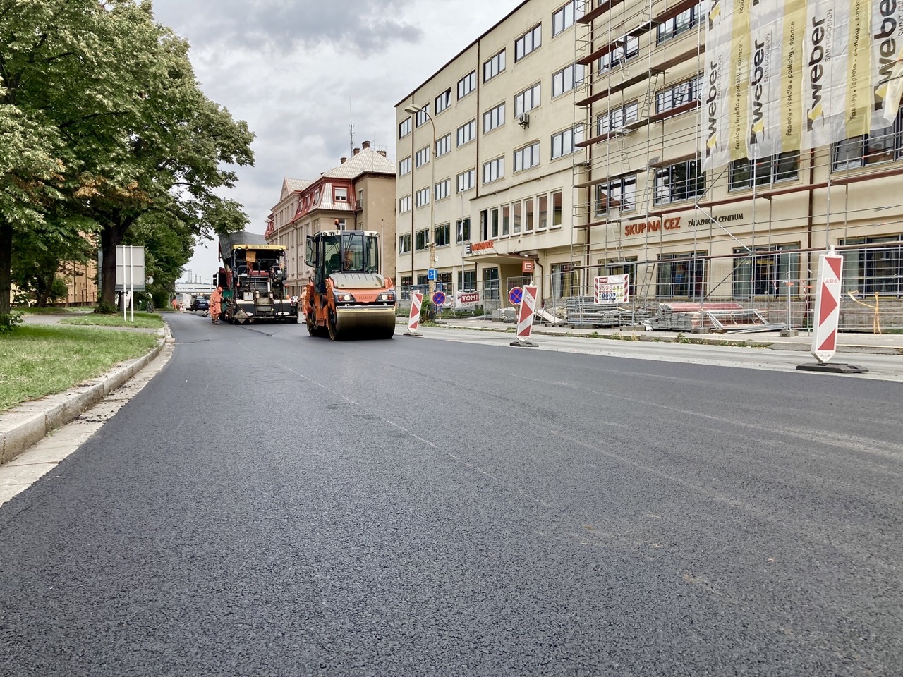 Kolín – obnova povrchu místních komunikací - Road and bridge construction