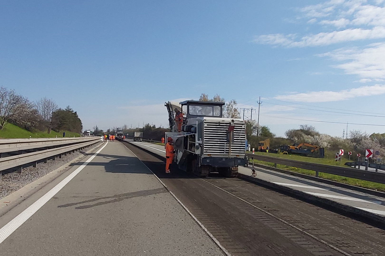 Dálnice D46 – rekonstrukce úseku Vranovice – hranice kraje     - Road and bridge construction