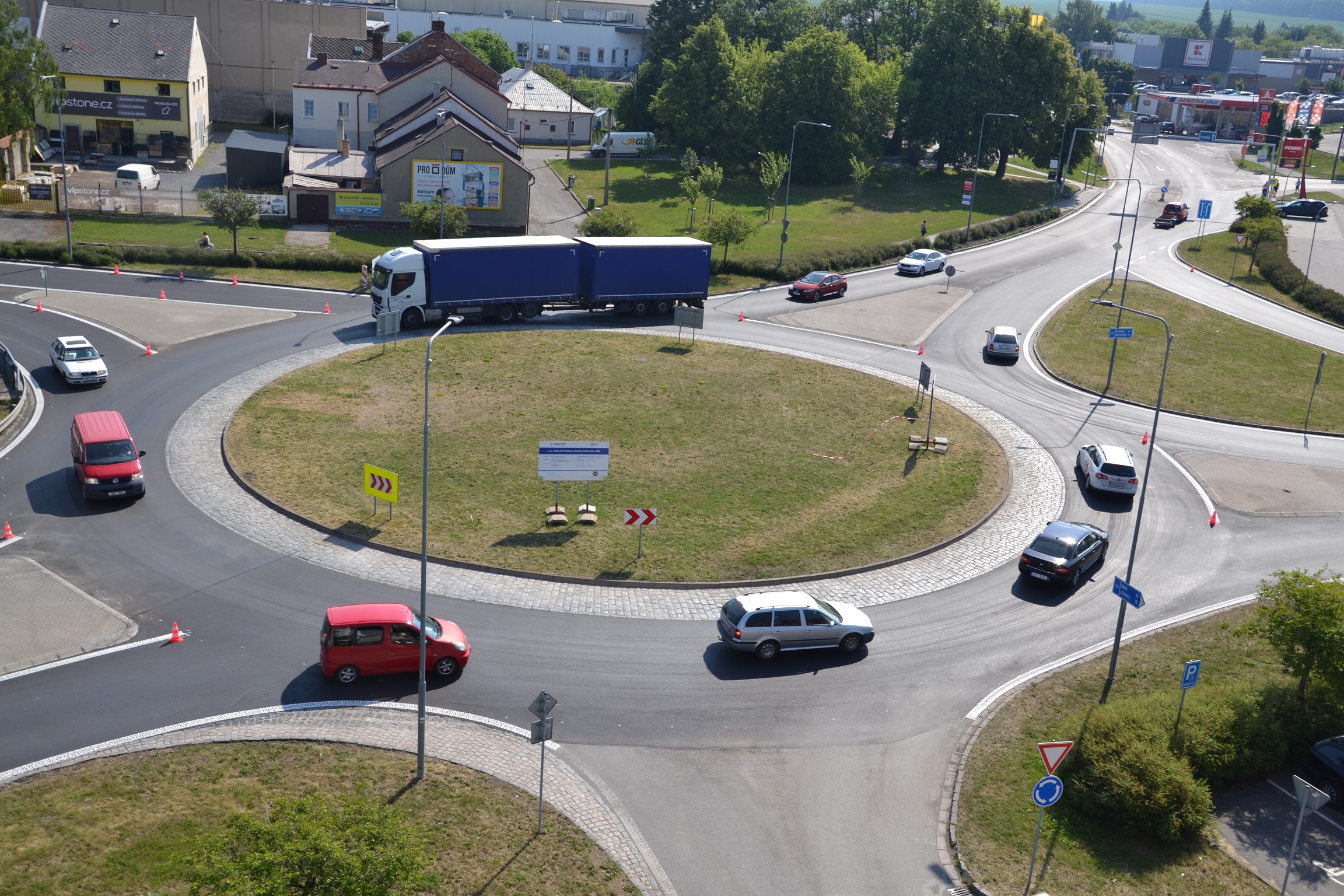 Svitavy – rekonstrukce okružní křižovatky - Road and bridge construction