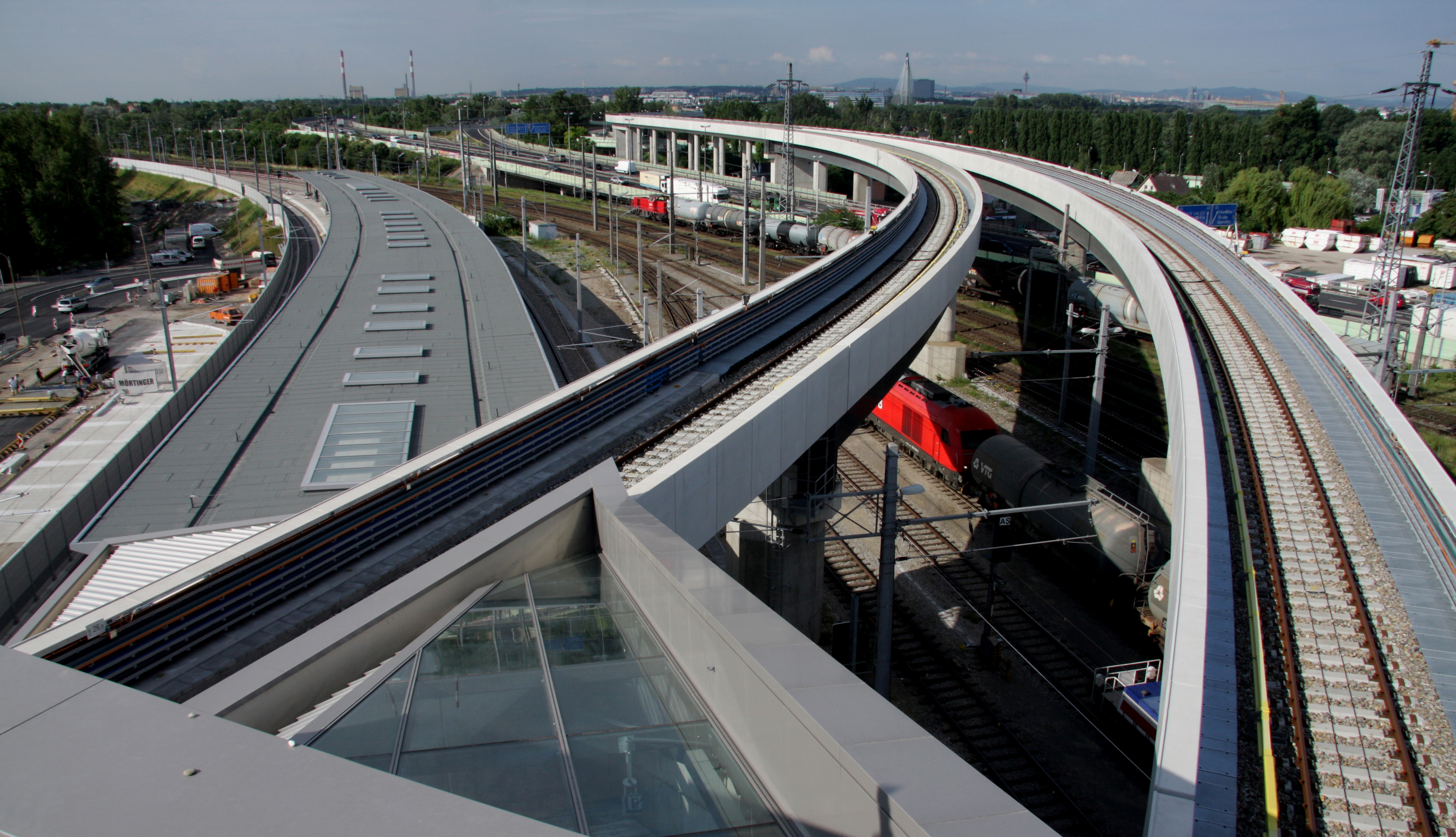 Wiener U-Bahnlinie 2, Baulos 8 - Stadlau - Road and bridge construction