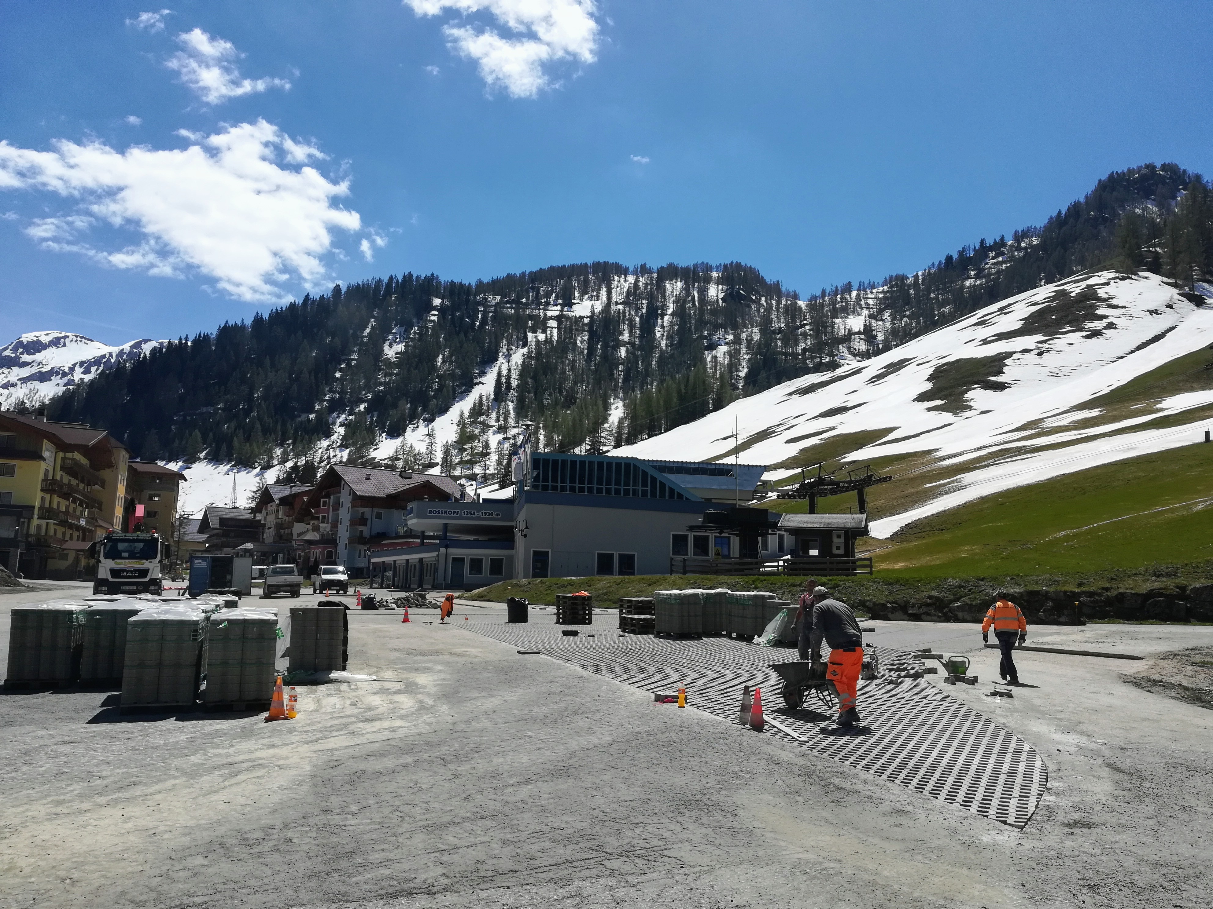 Zauchensee Liftgesellschaft Parkplatzsanierung - Road and bridge construction