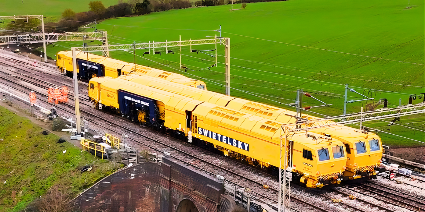 Blue And White Modern Business Project Presentation (3)