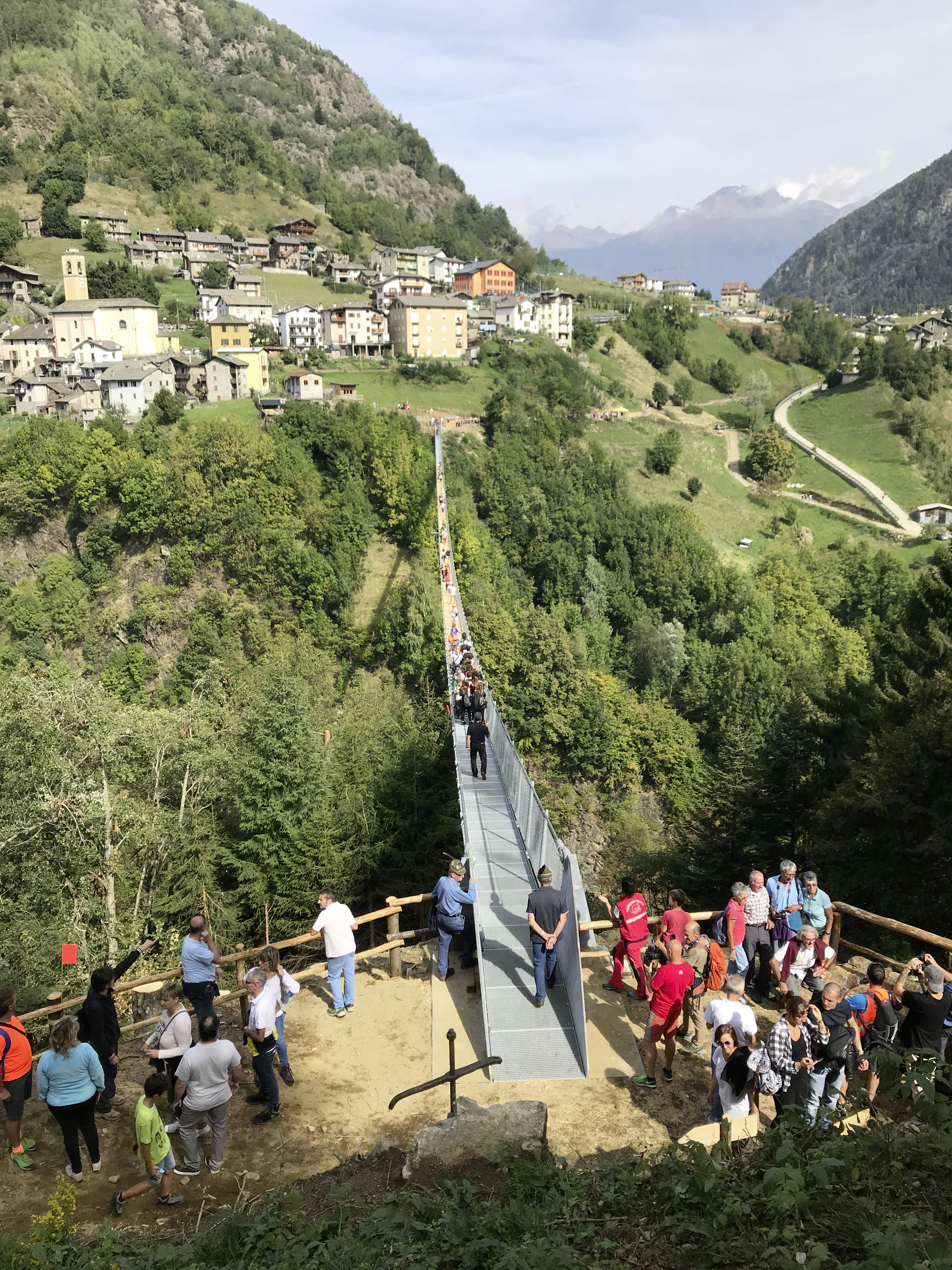 Costruzione di ponti, ponte sospeso pedonale, Tartano - Road and bridge construction