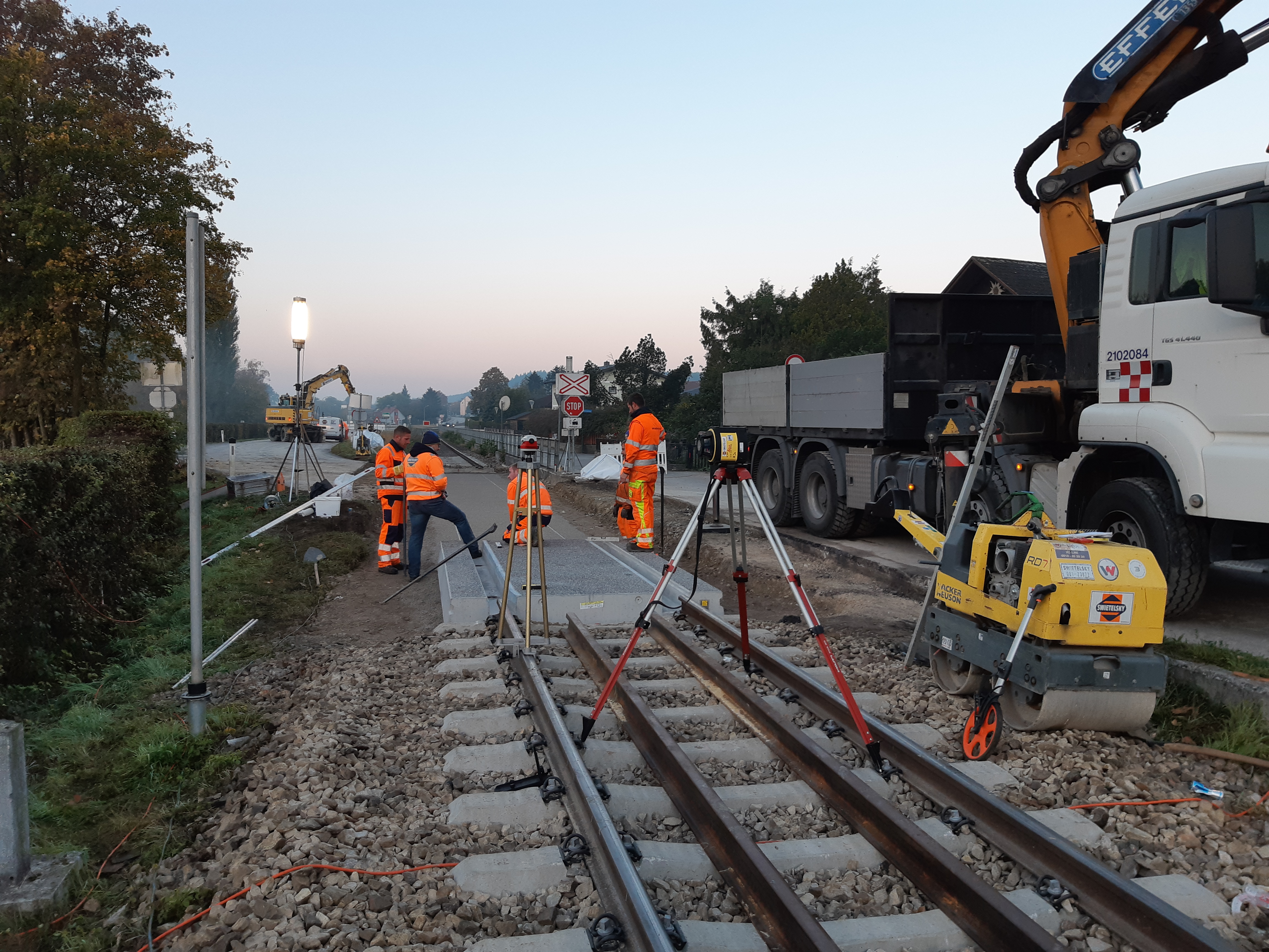 Erneuerung EK mit Gleistragplatten - Railway construction
