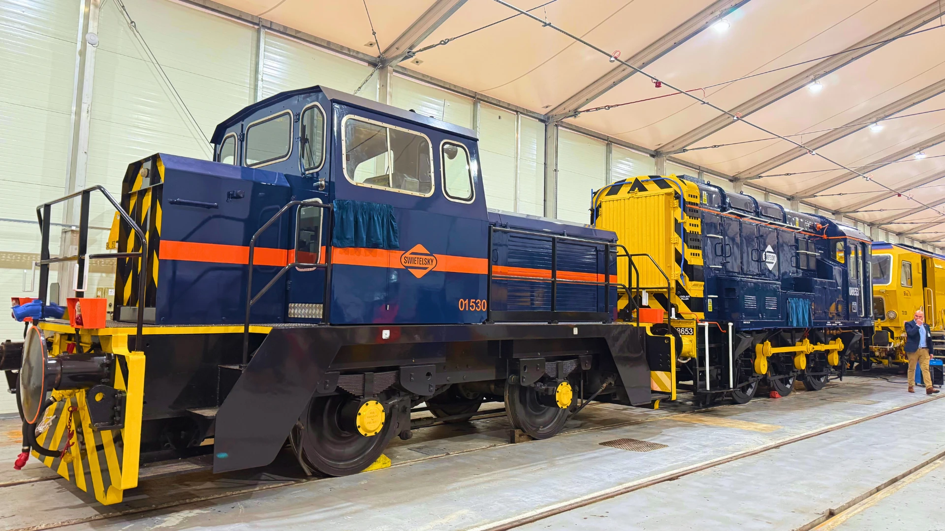 Blue And White Modern Business Project Presentation (17) (1)