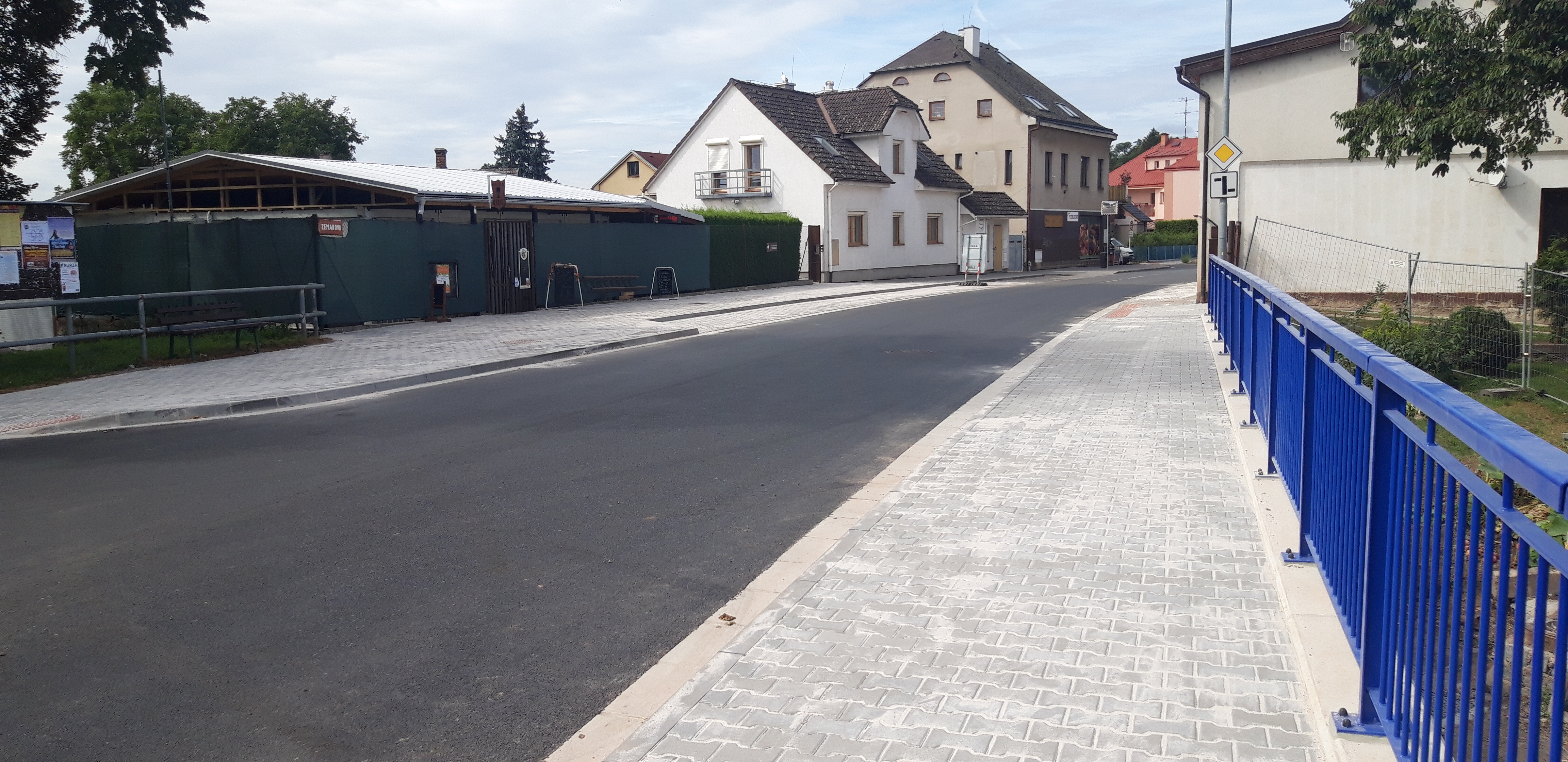 Silnice III/3089 – rekonstrukce průtahu obcí Smiřice - Road and bridge construction